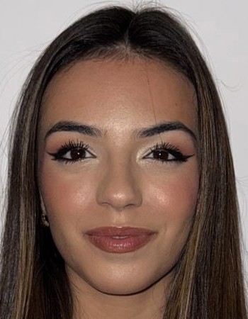 Profile picture of Mia Alves