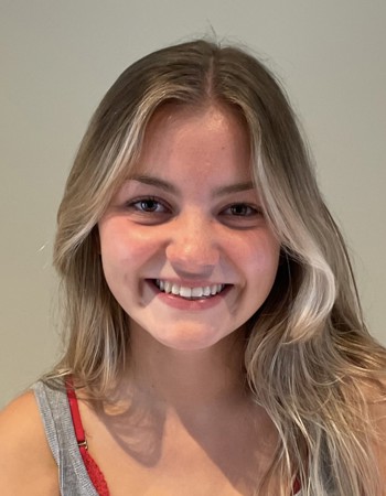 Profile picture of Lara Lenartz