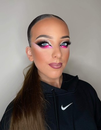 Profile picture of Badak Emese