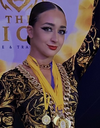 Profile picture of Angelina Vins