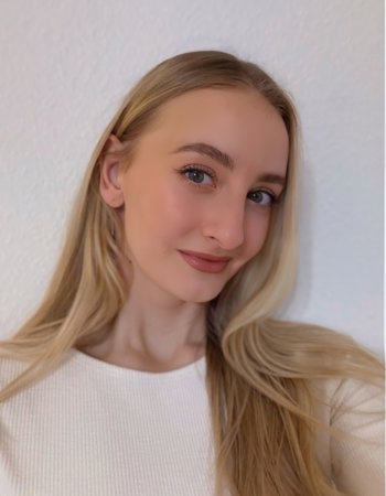 Profile picture of Domenica Erontschenko