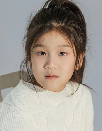 Profile picture of Elaine Yiyan Lin