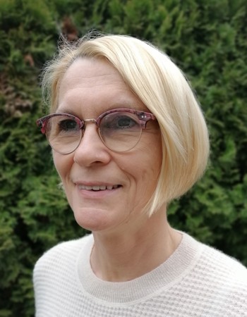 Profile picture of Christine Buecklein