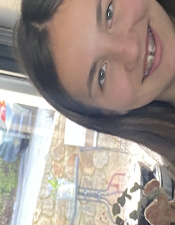 Profile picture of Lya Yvard