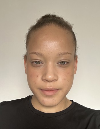 Profile picture of Laure Lusangi Deschryver