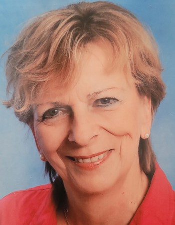 Profile picture of Christine Rzeniecki