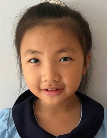 Profile picture of Nguyen Tran Kim Quyen