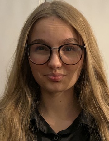 Profile picture of Eve Hunfeld