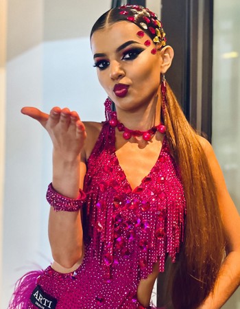 Profile picture of Veronika Oliinyk