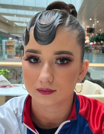 Profile picture of Nina Sikelova