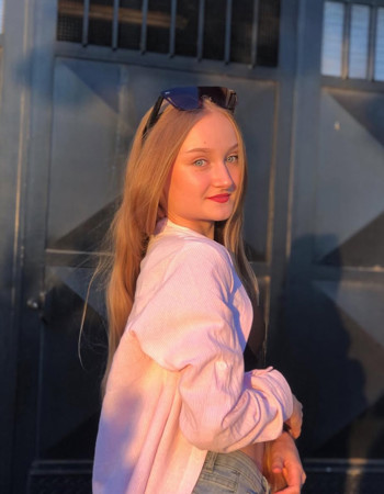 Profile picture of Yelyzaveta Tkhoryk