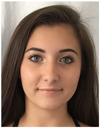 Profile picture of Chloe DORMEGNIES