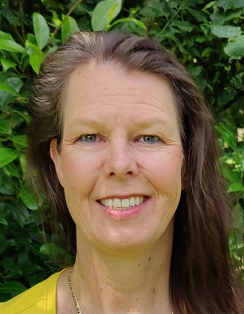 Profile picture of Stefanie Nowatzky