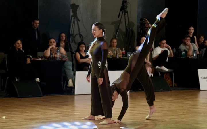 Profile picture of Nia & Anastasia