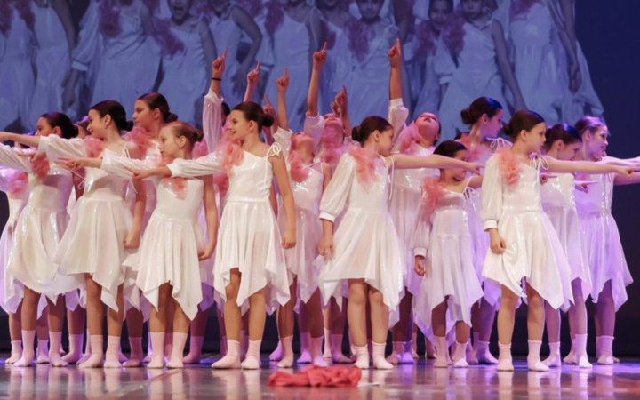 Profile picture of Give Me Your Hand Five Kids