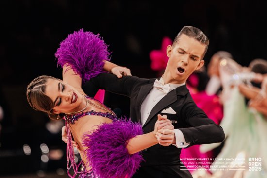 Crowd cheering at Brno Open