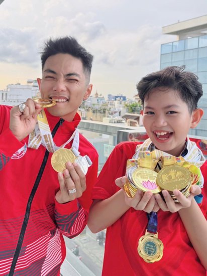 Minh Truong and Minh Cuong: A Family&acute;s Journey from Vietnam to Blackpool